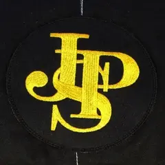 AyrtonSenna1985F1RacingSuitTeamLotus_7_cdf2afc9-f27d-4312-9e78-fb717992b585_medium