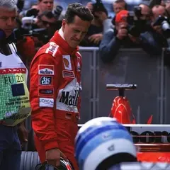 MSchumacherf1racingSuit_2002_Bestracewear_mediumz